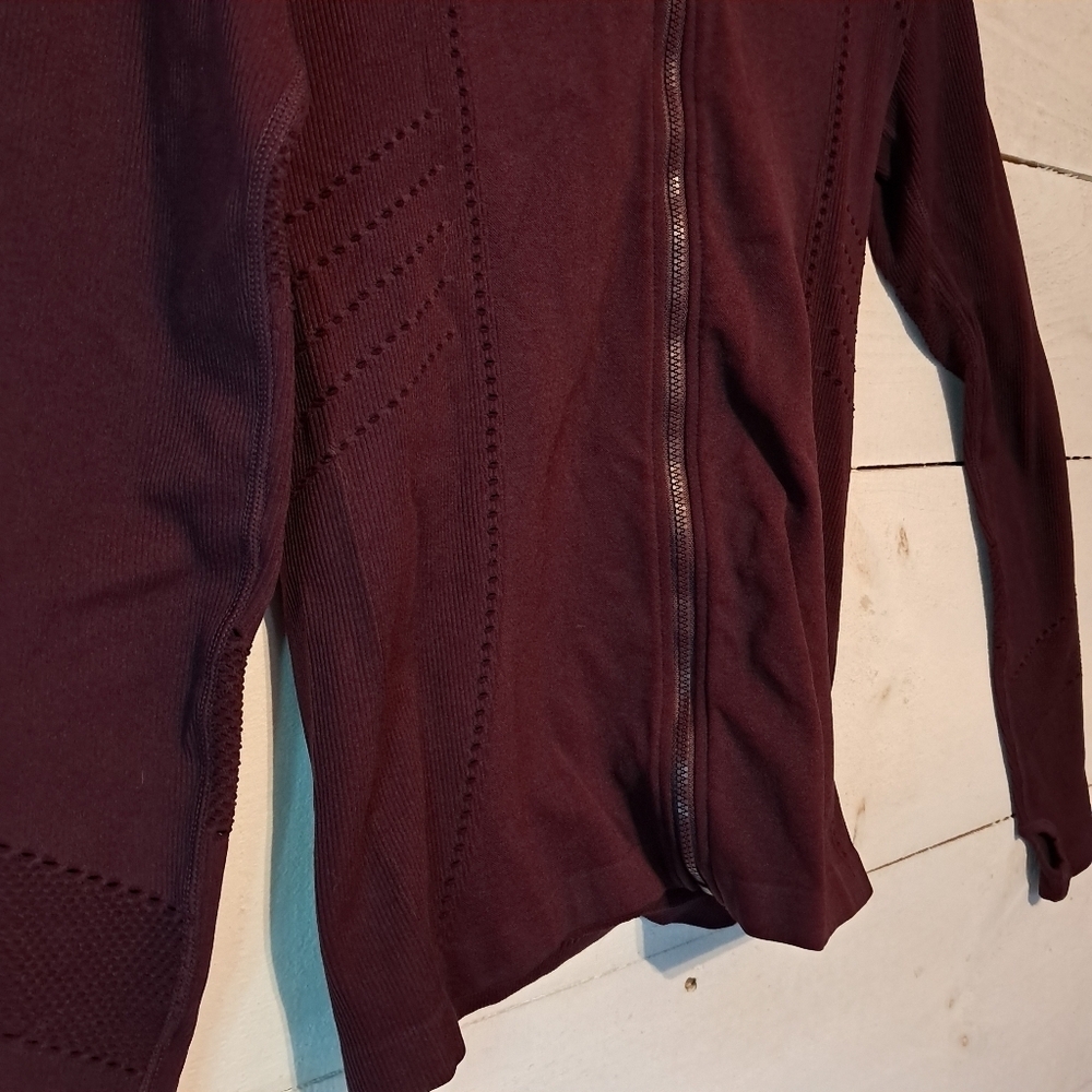 Fabletics Red Burgundy Maroon Delta Seamless Laser Cut Long Sleeve Zip Up Medium - Picture 5 of 9